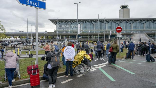 L'aéroport Bâle-Mulhouse a été brièvement évacué à cause d'une alerte à la bombe (image d'illustration). [Keystone - Georgios Kefalas]