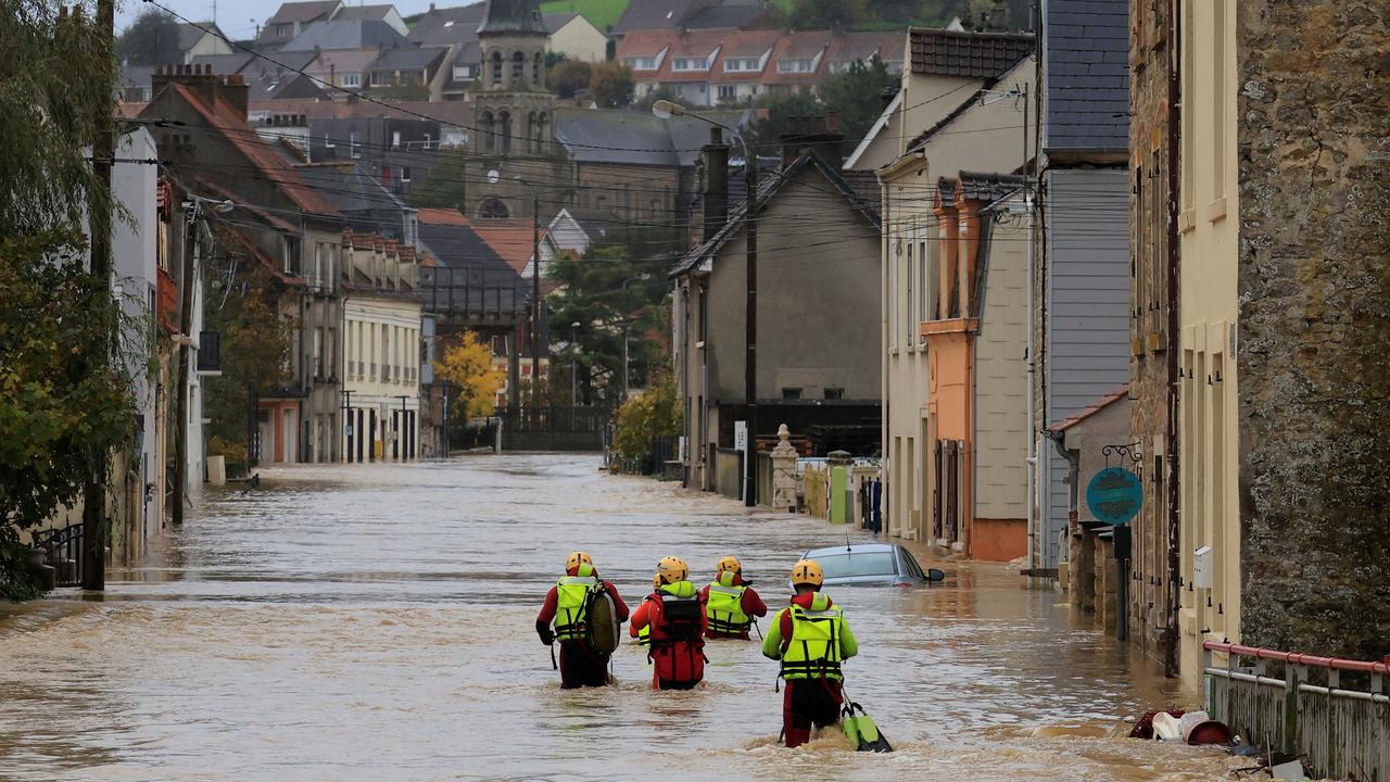 La ville française de Saint-Etienne-au-Mont, en proie aux inondations. [Reuters - Pascal Rossignol]