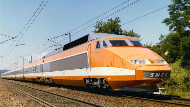 Le premier TGV de la SNCF a été désigné par Jacques Cooper et mis en service commercial en 1981. [AFP]
