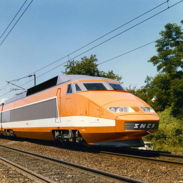 Le premier TGV de la SNCF a été désigné par Jacques Cooper et mis en service commercial en 1981. [AFP]