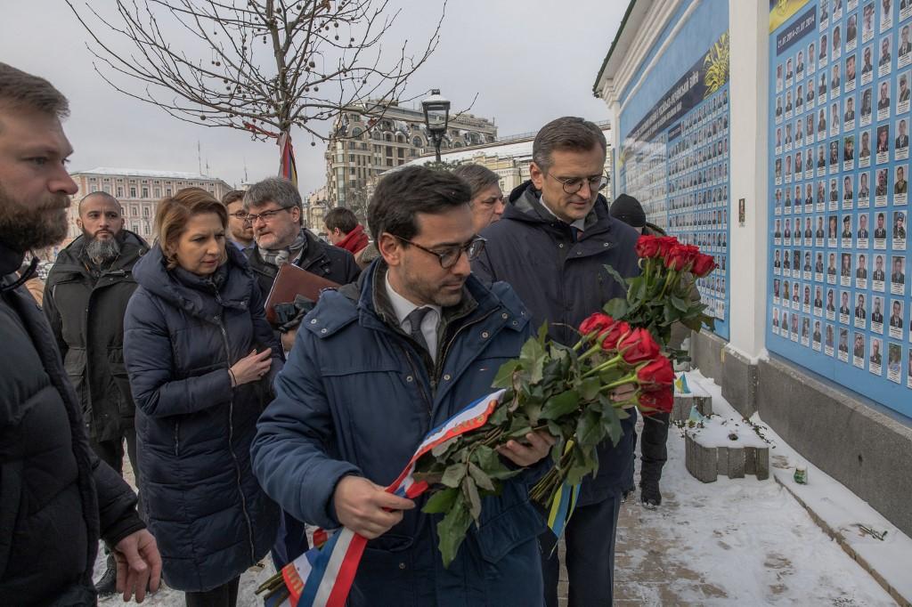 Le nouveau ministre français des Affaires étrangères Stéphane Séjourné à Kiev. [AFP - Roman Pilipey]