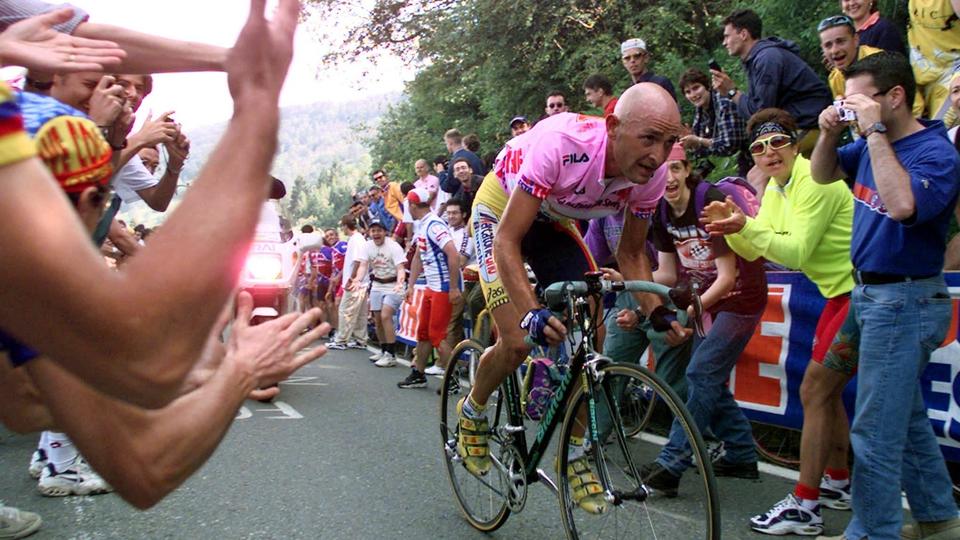 Marco Pantani est le dernier coureur à avoir signé le doublé Giro-TdF. C'était en 1998. [KEYSTONE - ALEX TROVATI]