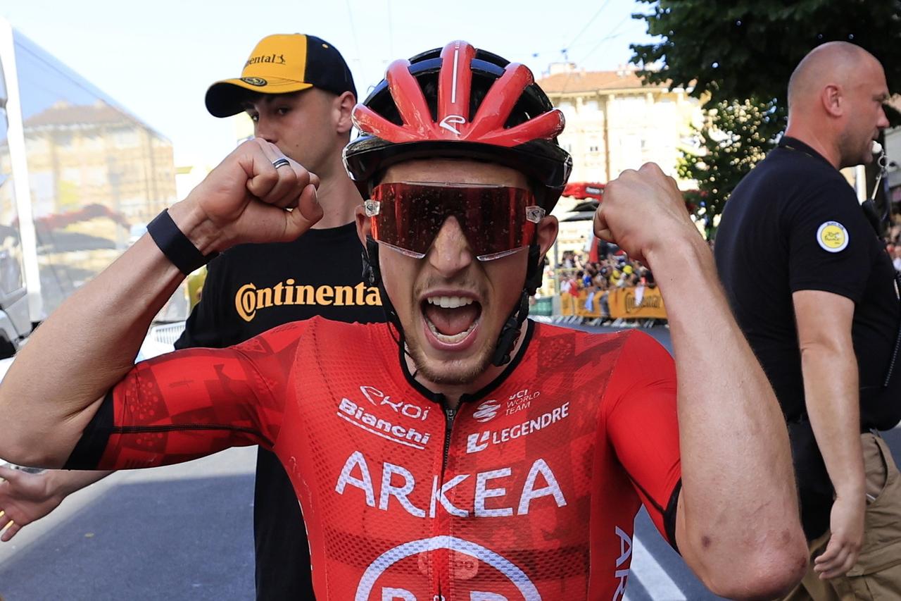 Kevin Vauquelin a décroché une belle victoire sur la 2e étape du Tour de France. [KEYSTONE - GUILLAUME HORCAJUELO / POOL]