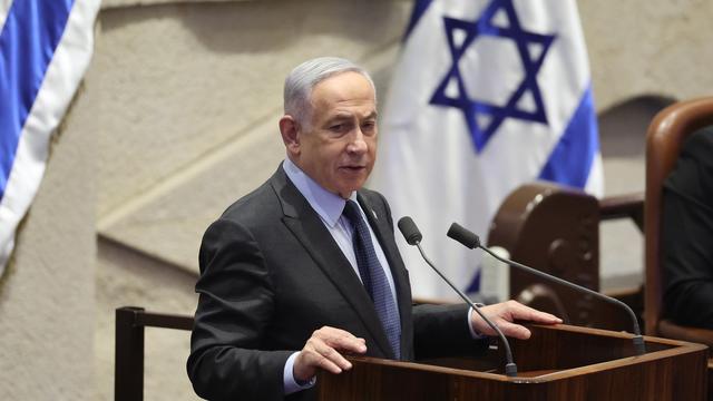 Le Premier ministre israélien Benjamin Netanyahu tiraillé entre ses alliés d'extrême droite et la société civile. [KEYSTONE - ABIR SULTAN]