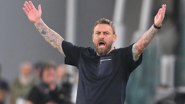 Ces derniers temps, Daniele De Rossi a par moments donné l'impression d'être impuissant devant le banc romain. [KEYSTONE - ALESSANDRO DI MARCO]