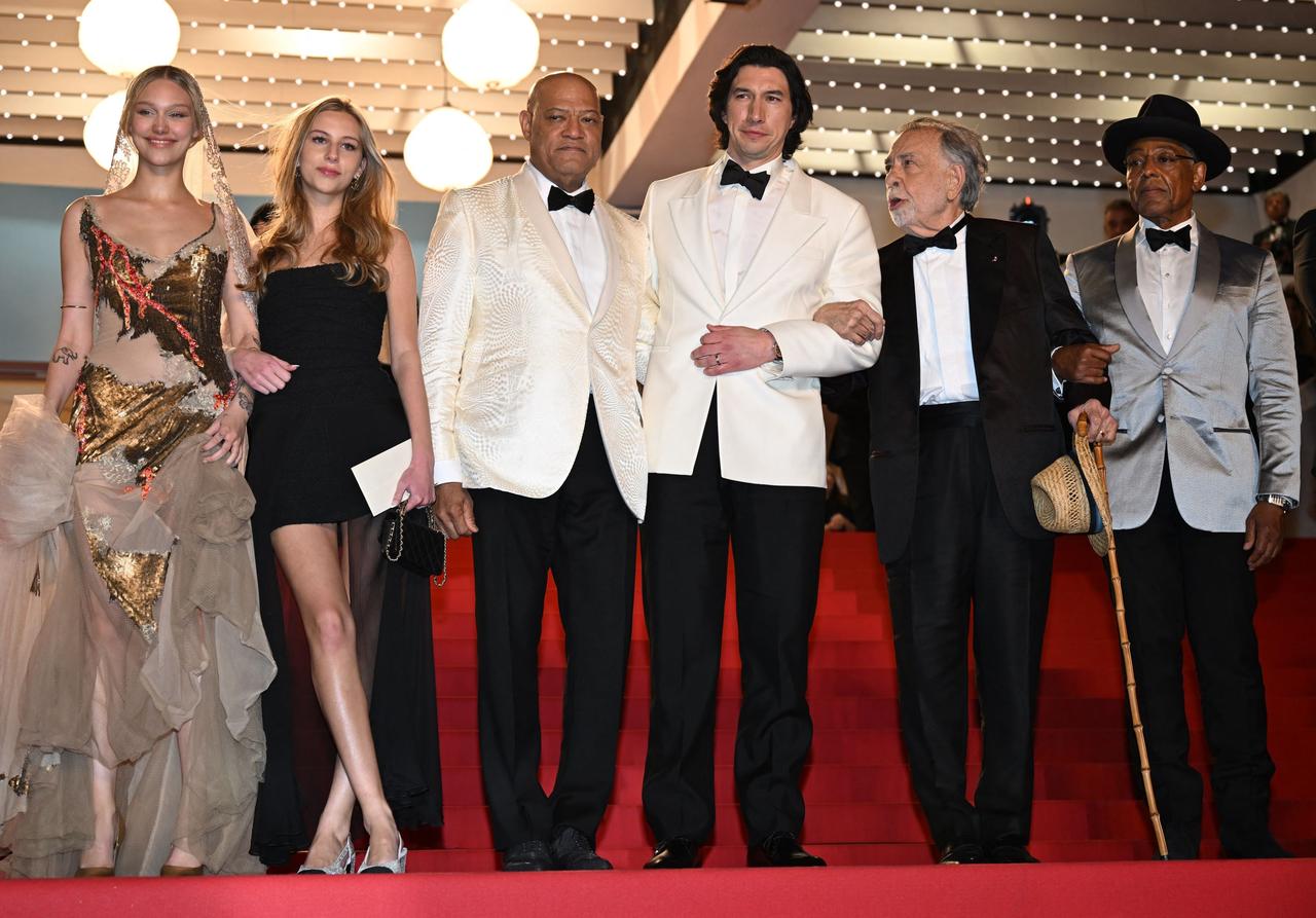 La chanteuse Grace Vanderwaal, l'actrice Romy Croquet Mars, l'acteur Laurence Fishburne, l'acteur Adam Driver, le réalisateur Francis Ford Coppola et l'acteur Giancarlo Esposito après la projection de "Megalopolis" au 77e Festival de Cannes, le 16 mai 2024. [AFP - Mustafa Yalcin]