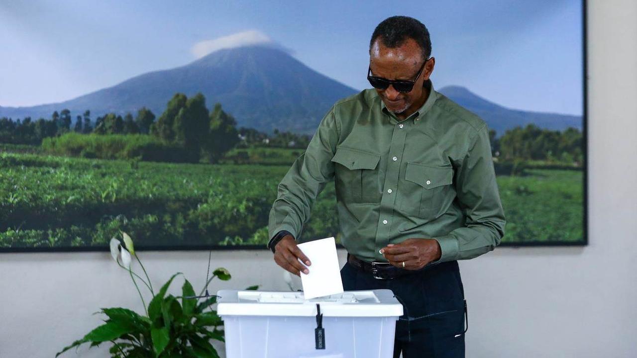 Paul Kagame dirige le Rwanda depuis 30 ans. [Keystone]