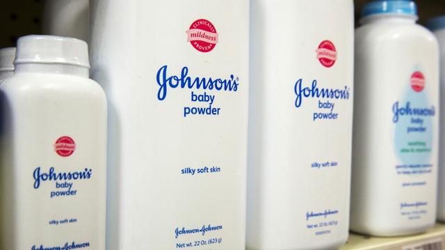 Le géant pharmaceutique américain Johnson & Johnson est visé par des plaintes, notamment concernant son talc, accusé d'être cancérogène. [Reuters - Lucas Jackson]