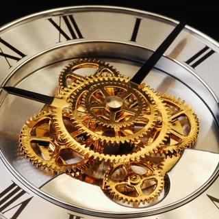 Horloge, roues d'engrenage. [Depositphotos - © PantherMediaSeller]