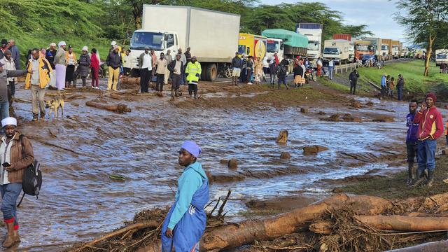 La rupture du barrage d'Old Kijabe au Kenya a provoqué la mort d'au moins 45 personnes, d'après les autorités locales. [KEYSTONE - AP PHOTO]