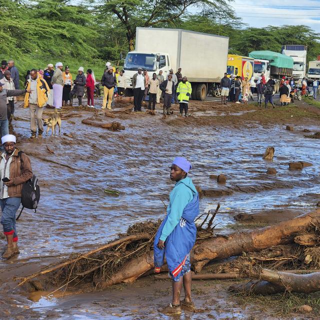 La rupture du barrage d'Old Kijabe au Kenya a provoqué la mort d'au moins 45 personnes, d'après les autorités locales. [KEYSTONE - AP PHOTO]