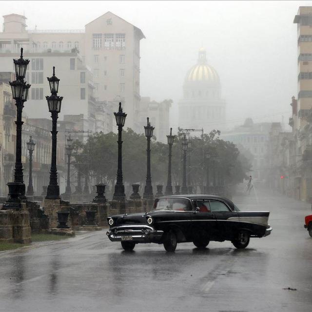 L'ouragan Rafael, de catégorie 3, a touché terre à Cuba. [Keystone]