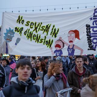 Une manifestation féministe contre les violences sexistes, lors de la Journée des droits des femmes le 8 mars 2024. [Keystone - Salvatore Di Nolfi]