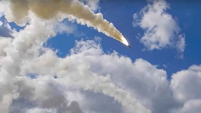 L'Ukraine propose que les Occidentaux abattent les missiles russes depuis leur territoire. [KEYSTONE - RUSSIAN DEFENCE MINISTRY PRESS S]