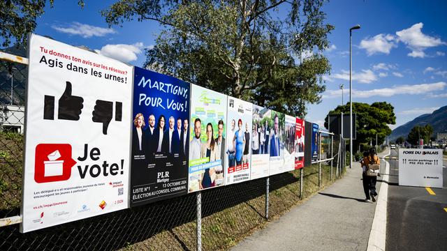 Un millier de candidats s'affrontent aux élections communales valaisannes. [KEYSTONE - JEAN-CHRISTOPHE BOTT]