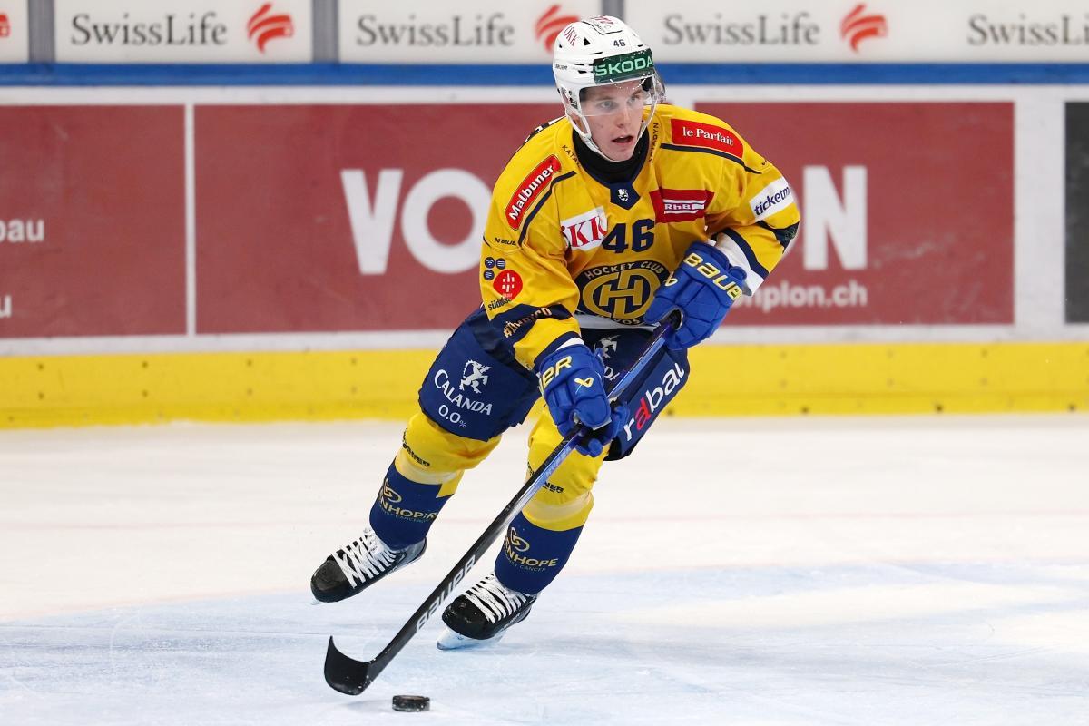 Dominik Egli dispute ses derniers matches avec le HC Davos avant de tenter une nouvelle aventure. [Patrick Straub/freshfocus - Patrick Straub]