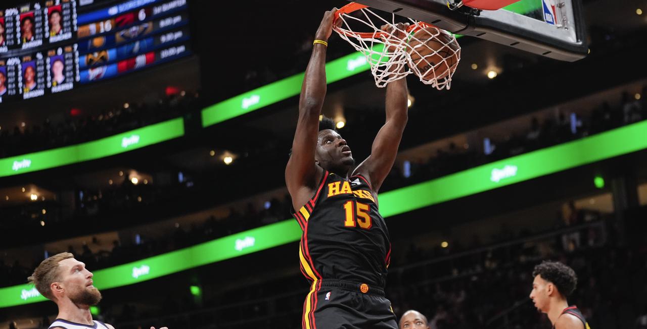 Clint Capela a réussi son premier double-double de la saison contre les Kings de Sacramento. [KEYSTONE - JOHN BAZEMORE]