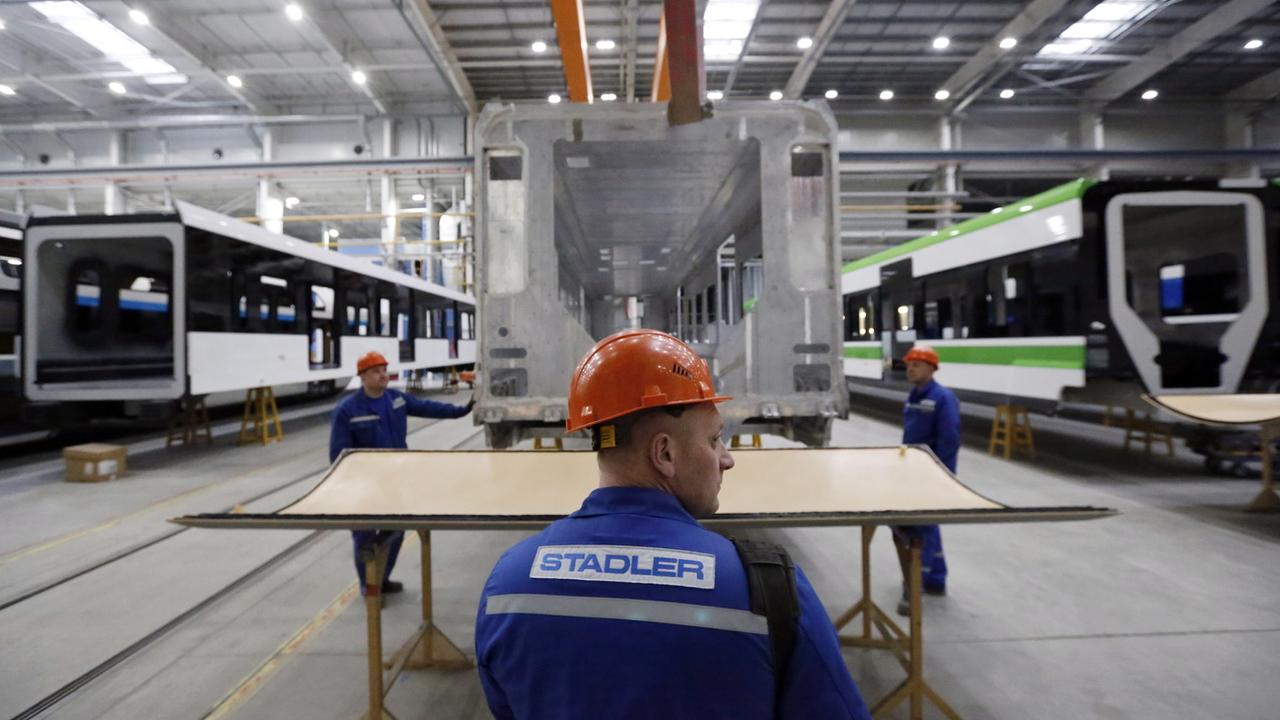 Ses ambitions étant mises à mal notamment par les intempéries, Stadler déraille en Bourse. [Keystone/EPA - Tatyana Zenkovich]