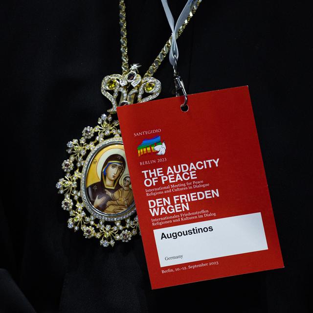 La communauté catholique Sant'Egidio organise un pélerinage urbain de trois jours sur la ''paix'' à Paris. [Keystone/DPA - Hannes P. Albert]