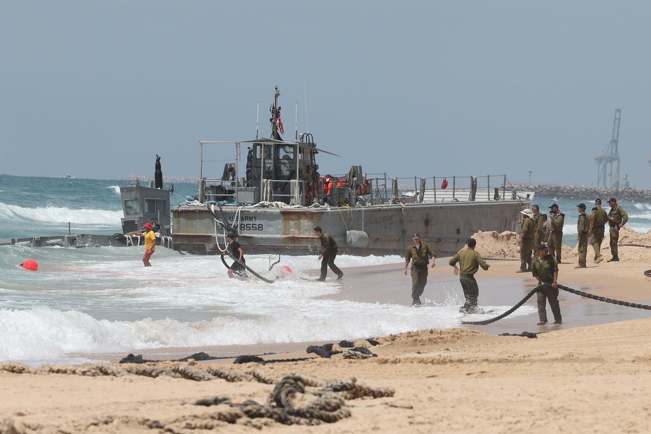 Les Etats-Unis, premier soutien militaire d'Israël, ont installé mi-mai cette jetée au large de Gaza. [KEYSTONE - ABIR SULTAN]