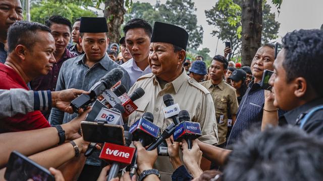 Le candidat à la présidentielle indonésienne Prabowo Subianto est un ancien général au passé militaire controversé qui occupe actuellement le poste de ministre de la Défense. [Keystone/EPA - Mast Irham]