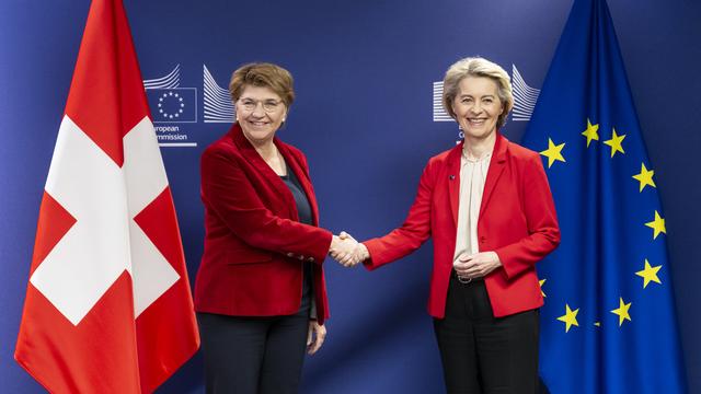Viola Amherd et Ursula von der Leyen relancent les négociations entre la Suisse et l'UE. [Keystone - Alessandro della Valle]