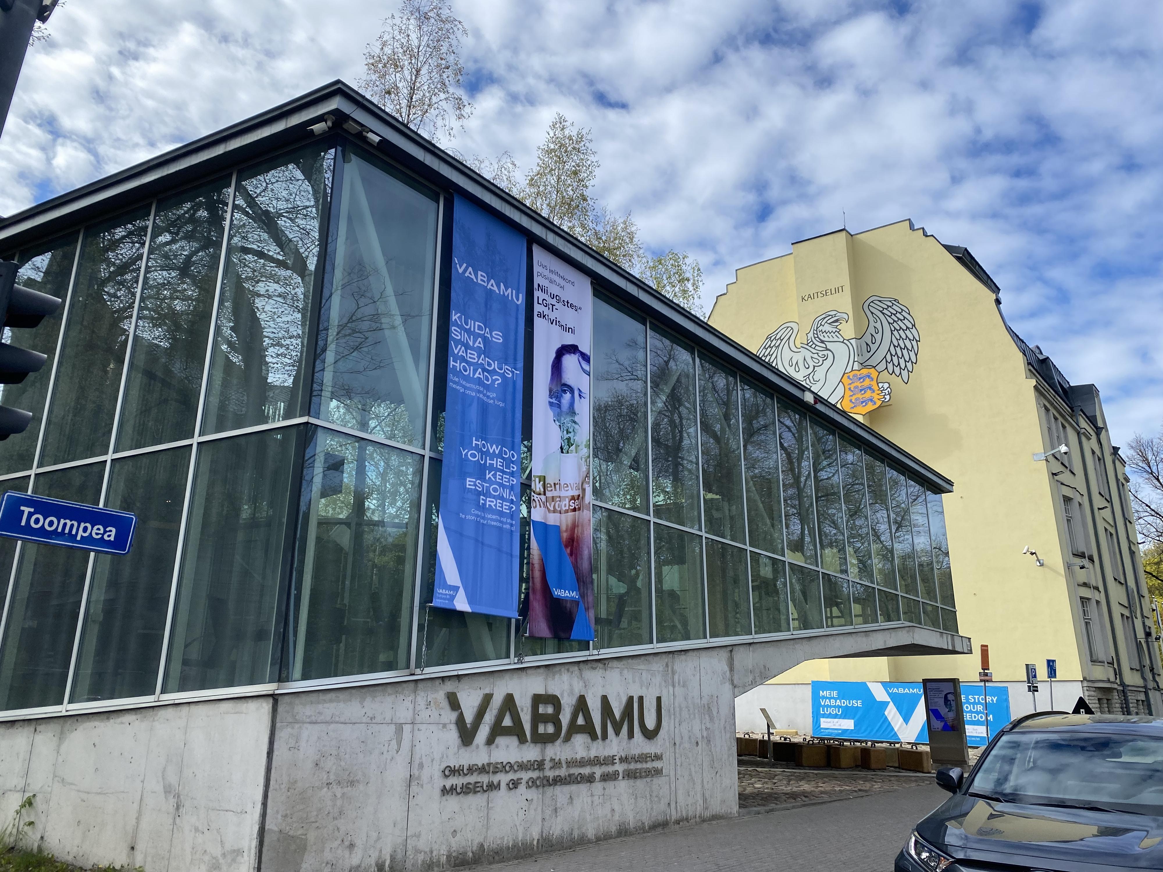 Le Musée des occupations et de la liberté à Tallinn incite les écoliers russophones à s'interroger sur leur identité. [RTS - Julie Rausis]