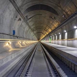 Les trains circulent à nouveau normalement dans le tunnel de base du Gothard. [Keystone]