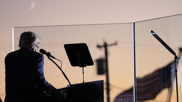 Donald Trump est retourné en Pennsylvanie, où il avait été victime d'un sniper qui lui avait déchiqueté un bout d'oreille. [Keystone/AP Photo - Alex Brandon]