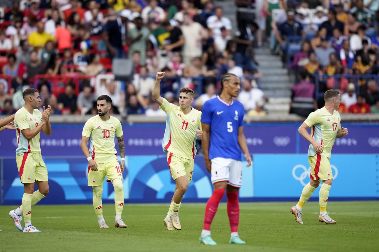 Les Espagnols champions olympiques en battant la France (53 a.p