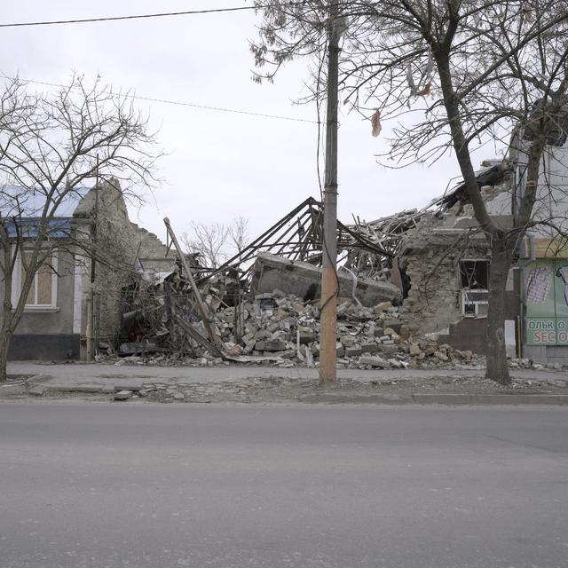 Un bâtiment détruit à Kherson. [RTS - Maurine Mercier]