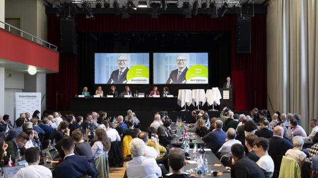 La 54e assemblée des délégués du Parti vert libéral suisse (PVL), le samedi 27 avril 2024 à Bienne. [KEYSTONE - ANTHONY ANEX]