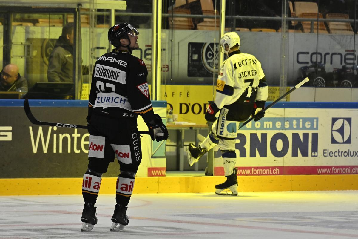 Benoit Jecker qui rejoint le banc des pénalités, une incongruité devenue habituelle contre Lugano. [freshfocus - Michela Locatelli]