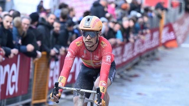 Magnus Cort Nielsen s'impose et prend le maillot jaune. [IMAGO/Fotoreporter Sirotti Stefano]