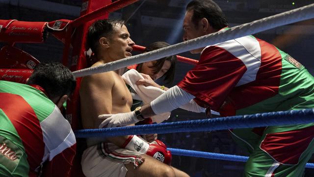 Gael García Bernal, dans une scène de la série "La Máquina." [KEYSTONE/ AP Hulu - Nicole Franco]