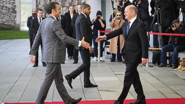 Le chancelier allemand Olaf Scholz et le président de la République française Emmanuel Macron à Berlin, le 15 mars 2024. [Anadolu via AFP - HALIL SAGIRKAYA]