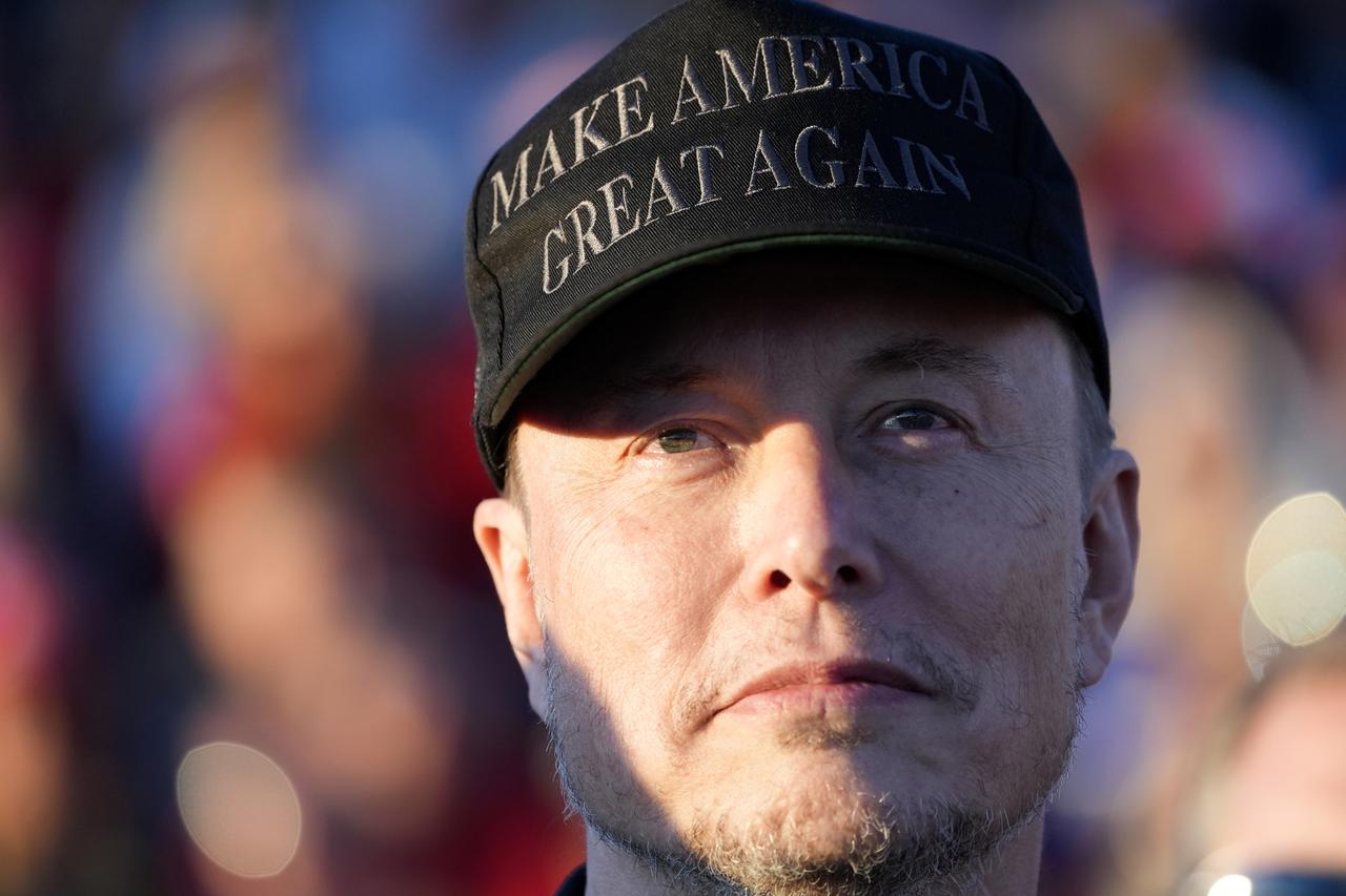 Elon Musk avec une casquette "Make America Great Again". [KEYSTONE - ALEX BRANDON]