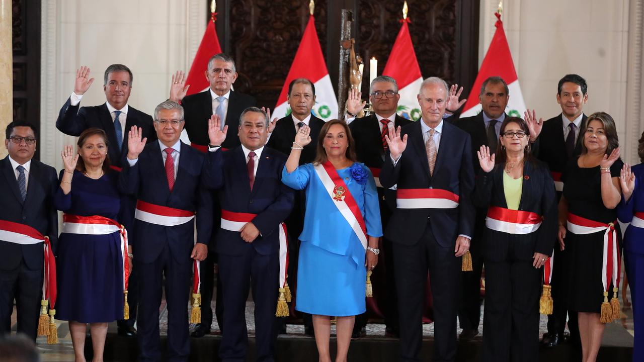 Six membres du gouvernement péruvien ont remis leur démission en plein "Rolexgate". [Keystone - PAOLO AGUILAR]
