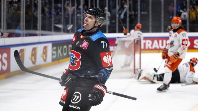 Mottet et Fribourg ont connu bien des difficultés face à Sheffield. [Anthony Anex - Keystone]