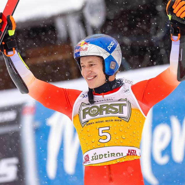 Marco Odermatt remporte une 41e victoire dans le Géant d'Alta Badia, le 22 décembre 2024. [EPA/Keystone - Andrea Solera]