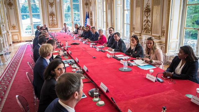 Réunion des ministres à l'Hôtel Matignon, à Paris. [Keystone - Christophe Petit Tesson]