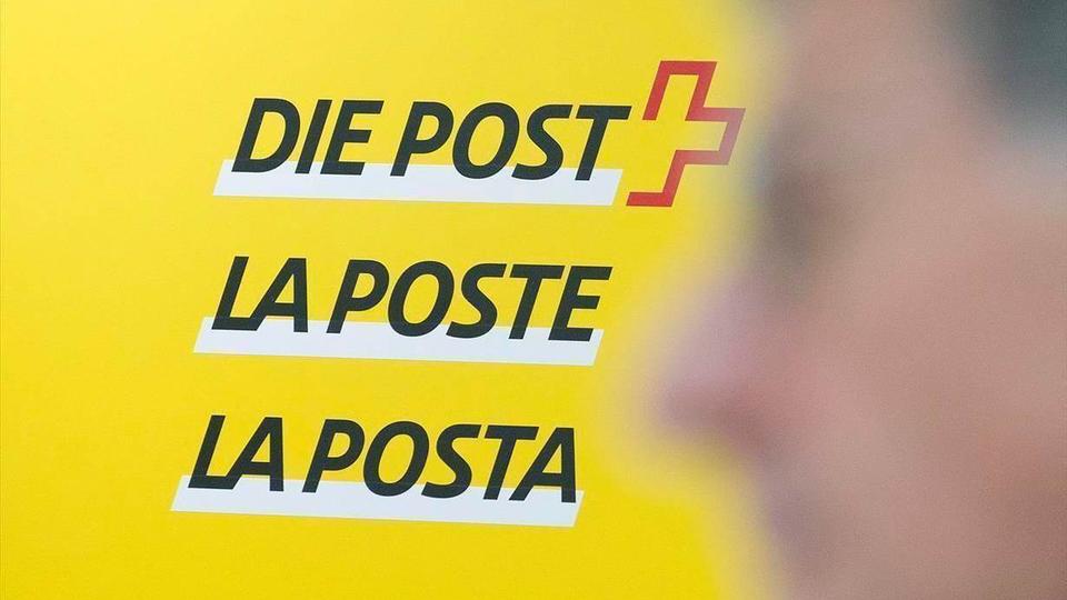 La Poste poursuit la réduction de son réseau de filiales. [Keystone]