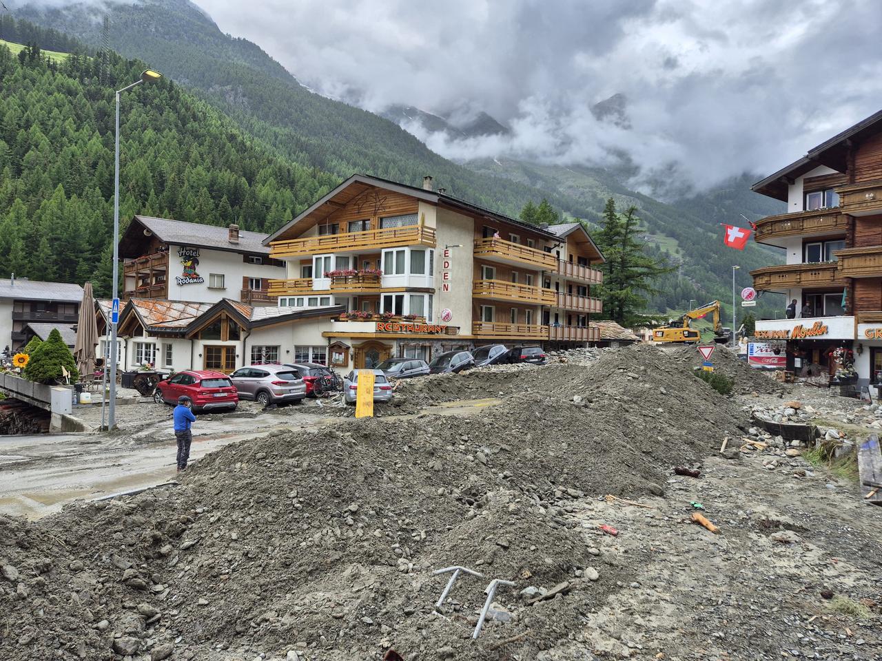 L'hôtel dans lequel la victime a été retrouvée sans vie à Saas Grund. [RTS - Romain Boisset]