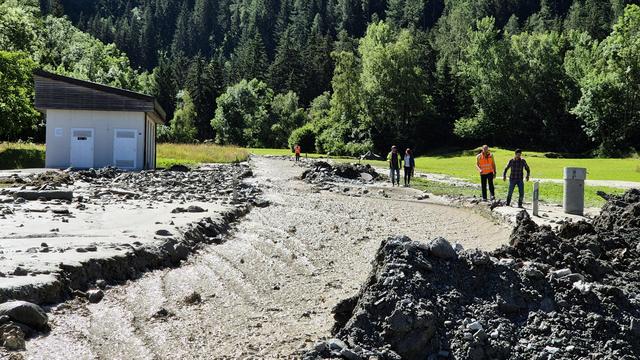 Le village de Champsec dans le Val de Bagnes (VS) est peu accessible à cause de la boue. [RTS - Romain Boisset]