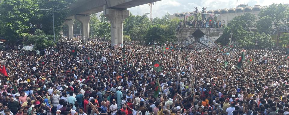 Bangladesh: la première ministre en fuite après les manifestations. [Keystone - EPA/Monirul Alam]