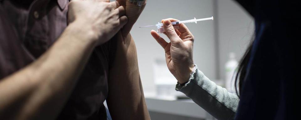 Fin de la gratuité du vaccin Covid-19 en Suisse dès le 1er juillet. [Keystone]