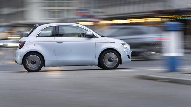 La production de la version électrique de la Fiat 500 a été suspendue à Turin. [Keystone]