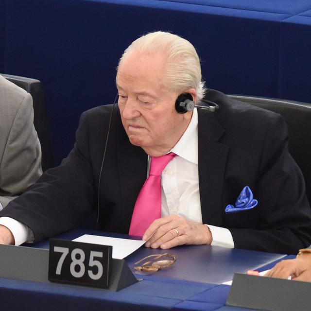 Le Parlement européen réclame un peu plus de 300'000 euros à Jean-Marie Le Pen pour avoir indûment facturé des frais de mandat d'eurodéputé. [KEYSTONE - EPA/PATRICK SEEGER]