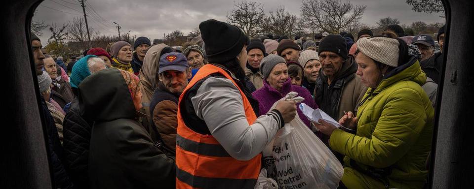 L'ONU s'inquiète que l'aide humanitaire en Ukraine manque de fonds alors que les besoins augmentent. [Keystone/AP Photo]