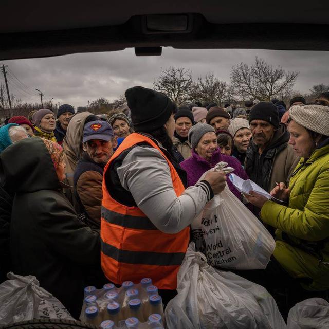 L'ONU s'inquiète que l'aide humanitaire en Ukraine manque de fonds alors que les besoins augmentent. [Keystone/AP Photo]